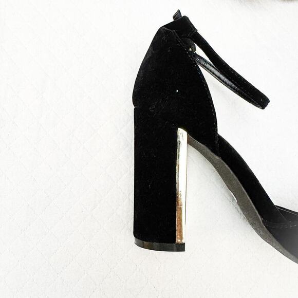 Lulu's Faux Suede Black Round Toe Block Heel Size 7.5 - Picture 5 of 7